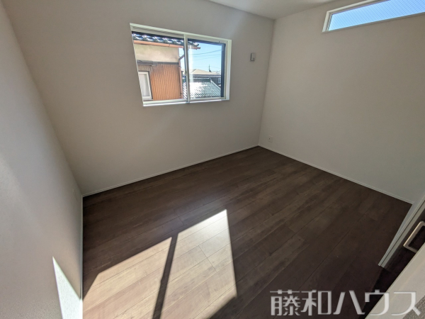 居室　【春日井市妙慶町２丁目】