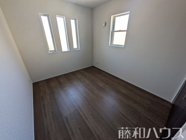 居室　【春日井市妙慶町２丁目】