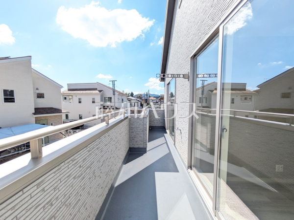 バルコニー　【八王子市元八王子町１丁目】