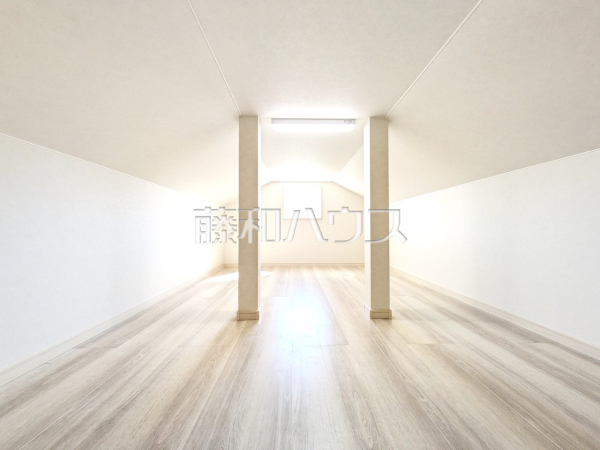 小屋裏収納　【八王子市元八王子町１丁目】