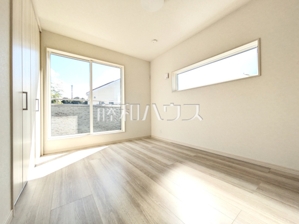 居室　【八王子市元八王子町１丁目】