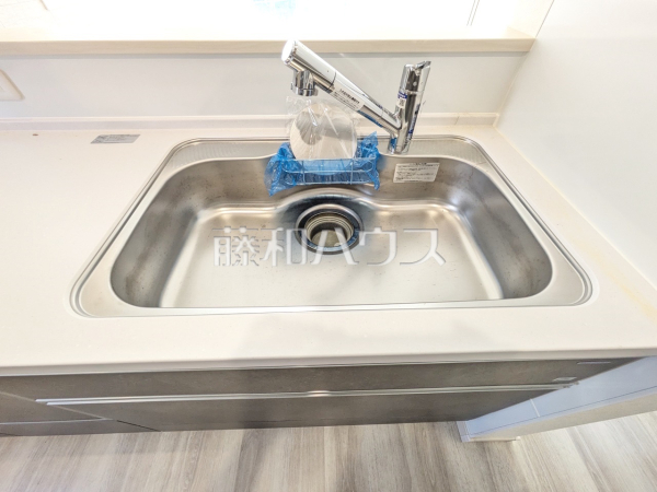 キッチンシンク　【八王子市元八王子町１丁目】