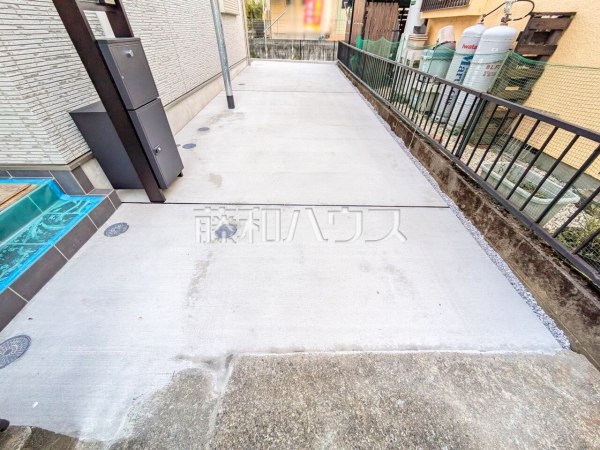 カースペース　【八王子市元八王子町１丁目】