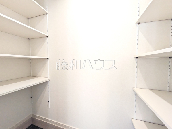 シューズインクローゼット　【八王子市元八王子町１丁目】