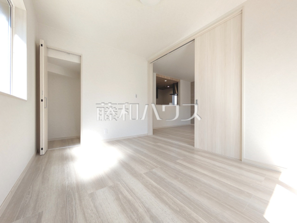 居室　【八王子市元八王子町１丁目】
