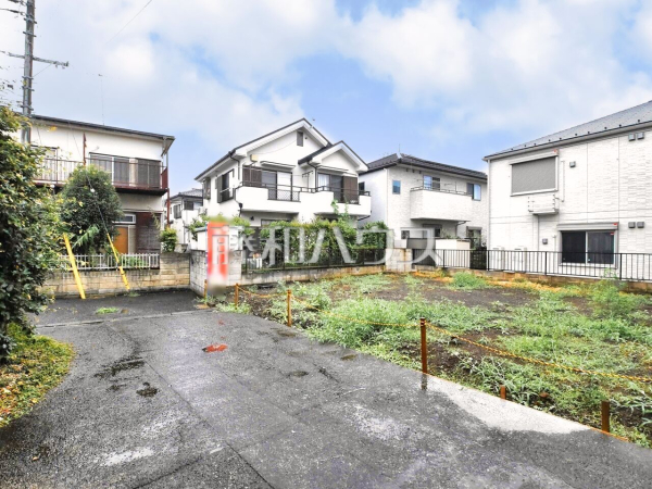 接道状況および現場風景　【立川市砂川町７丁目】 建物のプレゼンをさせていただきますので、実際の完成イメージを思い描いていただくことができます。お気軽にお問合せ下さい。 