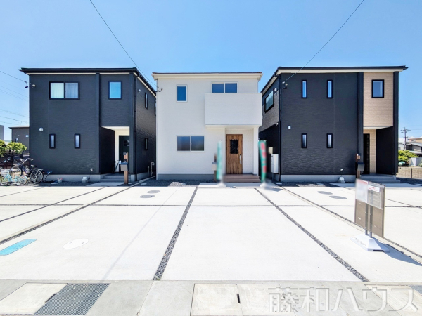 2号棟　外観およびカースペース　【北名古屋市熊之庄屋形】