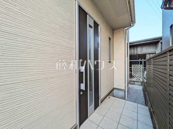 玄関　【国分寺市光町３丁目】