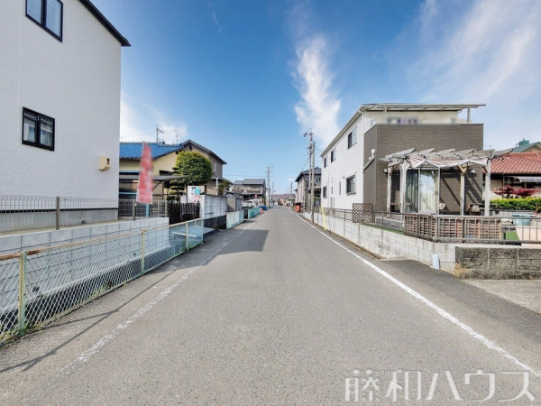 接道状況および現場風景　【岩倉市曽野町花ノ木】
