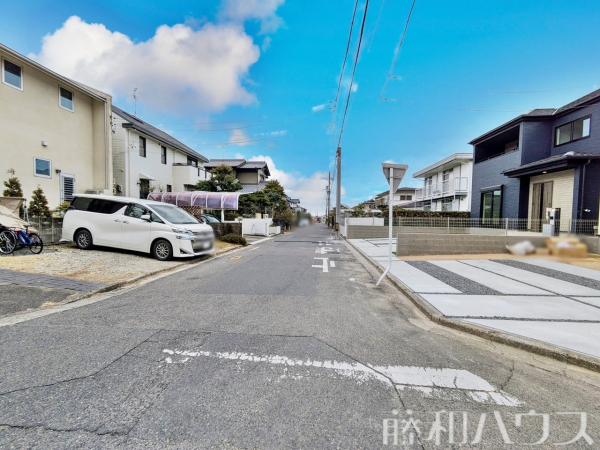 接道状況および現場風景　【春日井市岩成台１０丁目】