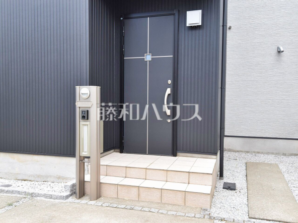 玄関　【国分寺市新町３丁目】