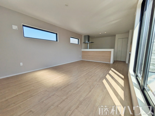 リビング　【名古屋市北区中味鋺１丁目】