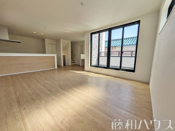リビング　【名古屋市北区中味鋺１丁目】