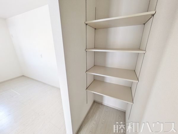 1号棟　パントリー　【北名古屋市高田寺起返】