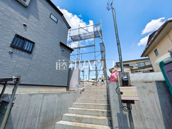 1号地　現地写真　【東久留米市中央町２丁目】南向きのバルコニーは日差しもたっぷり注ぎ、お洗濯物もよく乾きます。