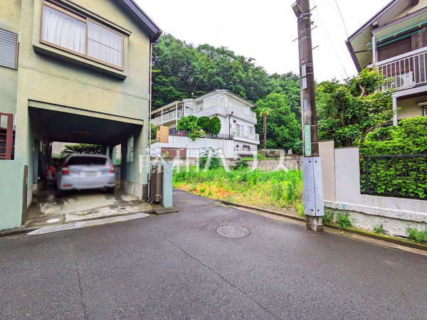 接道状況および現場風景　【日野市新町３丁目】
理想をかなえる自由設計の土地！ぜひ皆様の「こんな家に住みたい！」をお聞かせ下さい。
