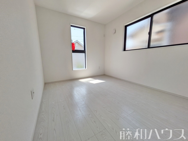 居室　【尾張旭市西山町２丁目】