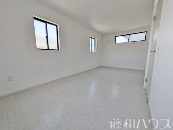 居室　【尾張旭市西山町２丁目】