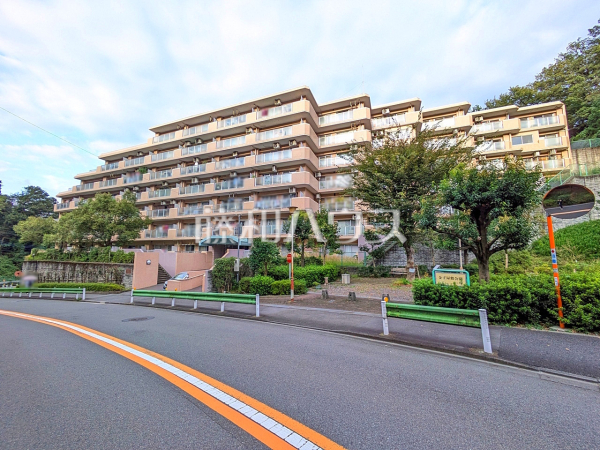 外観　【ファミール高幡不動】
大切なご家族の一員であるペットと一緒に暮らせるマンション！（細則有）　