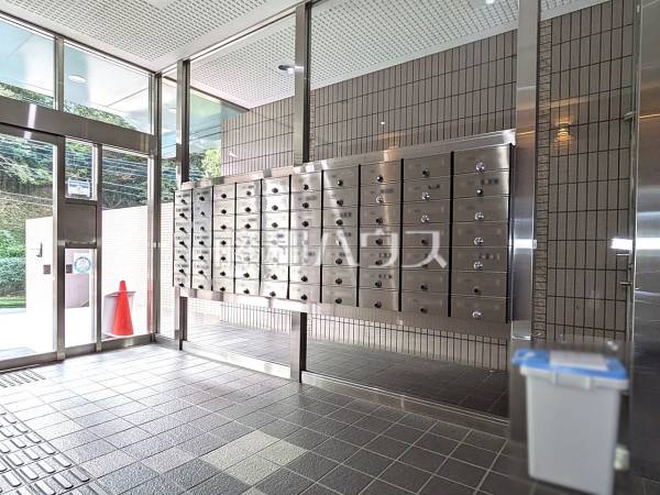 ポスト　【ファミール高幡不動】