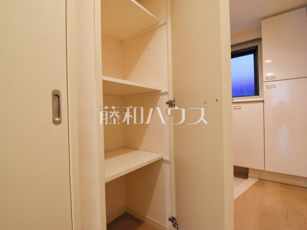 収納　【ピアレージュ三鷹】