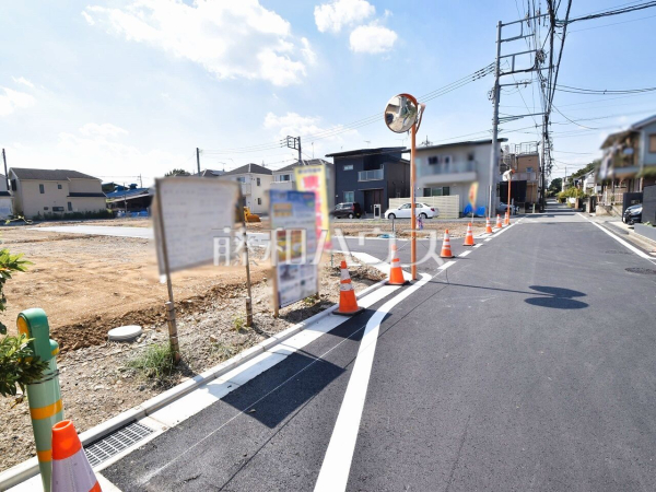 接道状況および現場風景　【八王子市楢原町】 物件の事、諸費用の事など、小さな疑問もお気軽にご連絡・ご相談下さい。 