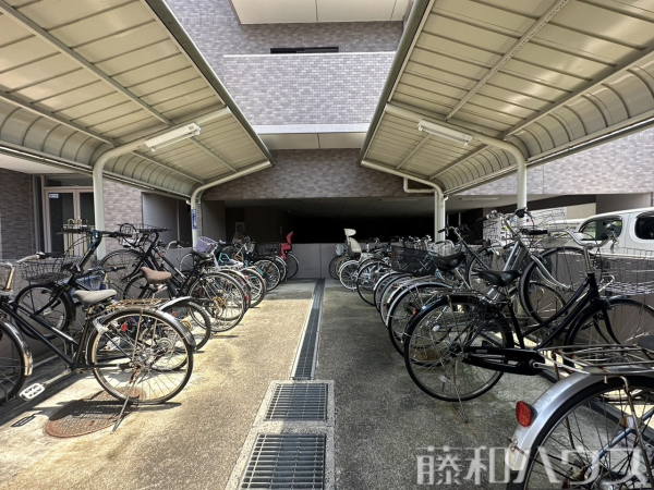 駐輪場　【勝川パーク・ホームズ】