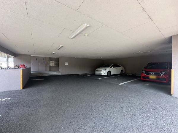 駐車場　【勝川パーク・ホームズ】