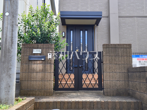 玄関　【東村山市秋津町４丁目】