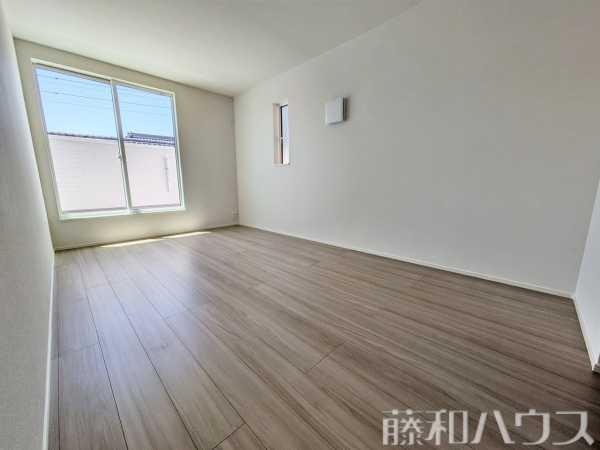 居室　【北名古屋市六ツ師北屋敷】