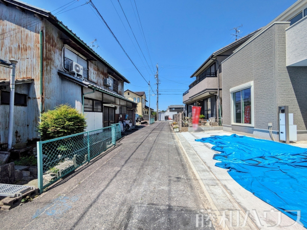 接道状況および現場風景　【北名古屋市六ツ師北屋敷】