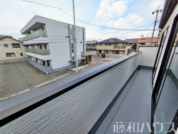 バルコニー　【小牧市中央３丁目】