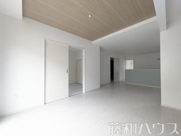 2号棟　リビング　【春日井市押沢台５丁目】