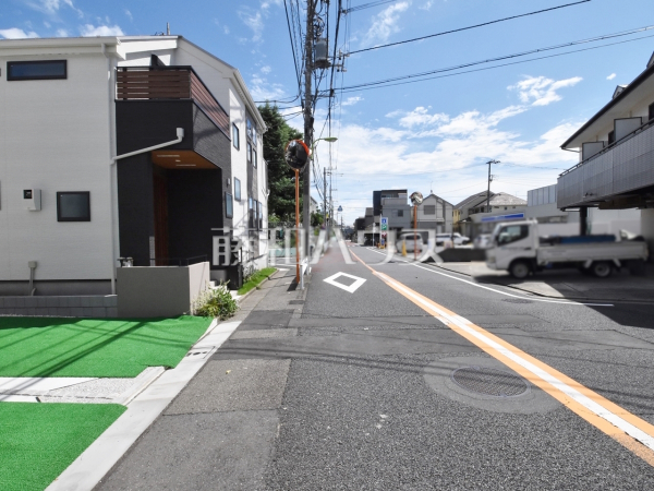接道状況および現場風景　【世田谷区桜上水３丁目】 平日のご案内も可能です。まずはお気軽にお問合せ下さいませ。 