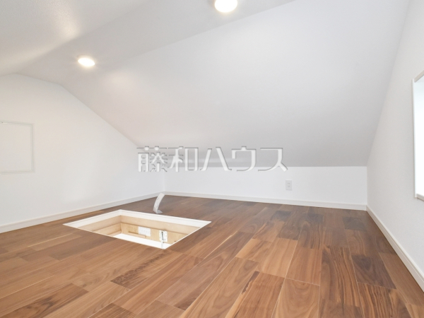 E号棟　小屋裏収納庫　【世田谷区桜上水３丁目】さまざまな用途に利用できる小屋裏収納庫つき