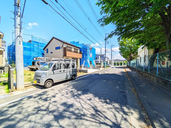 接道状況および現場風景　【東大和市立野３丁目】 「玉川上水」駅徒歩21分と少し距離はございますが、毎日の通勤通学で駅まで歩けば、運動不足も解消されて一石二鳥です！ 