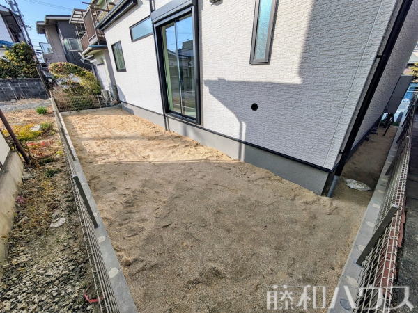 庭　【名古屋市北区六が池町】