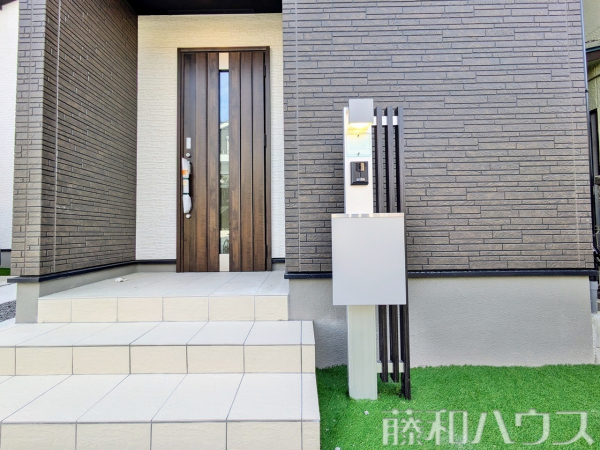 玄関　【名古屋市北区六が池町】