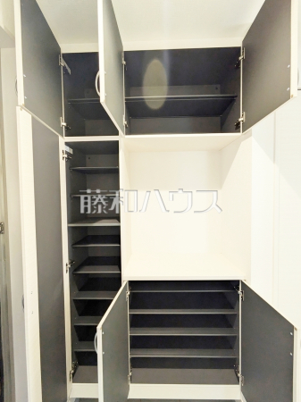 玄関収納　【練馬区南大泉１丁目】