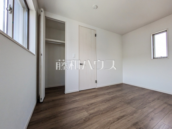 居室　【八王子市絹ケ丘２丁目】