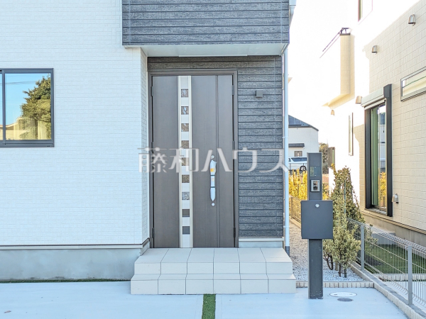 E号棟　玄関　【国分寺市高木町１丁目】