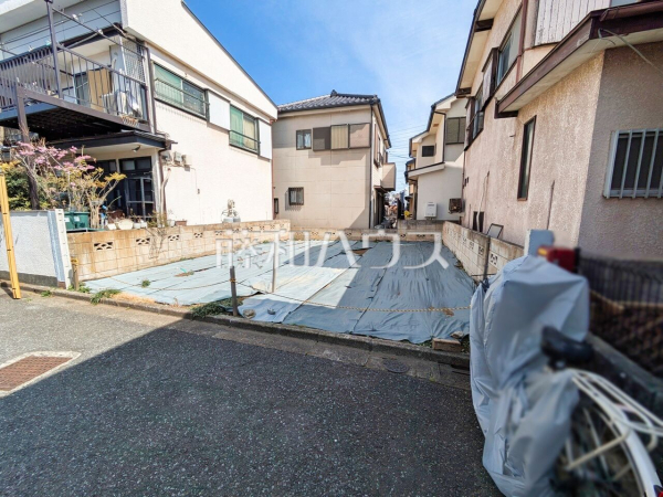 現地写真【新座市野寺４丁目】 見学はしたいけど、なかなか時間が取れない・・・そんな方に出勤前や仕事終わりにマイホームを見学できるサポートをいたします。 