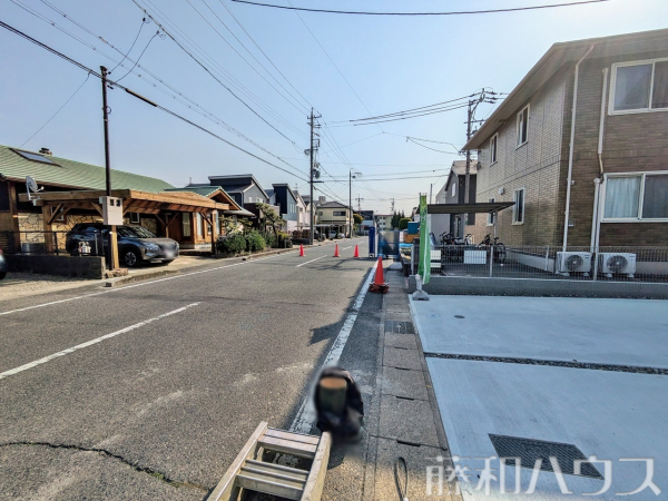 南側　接道状況および現場風景　【小牧市大字小松寺】