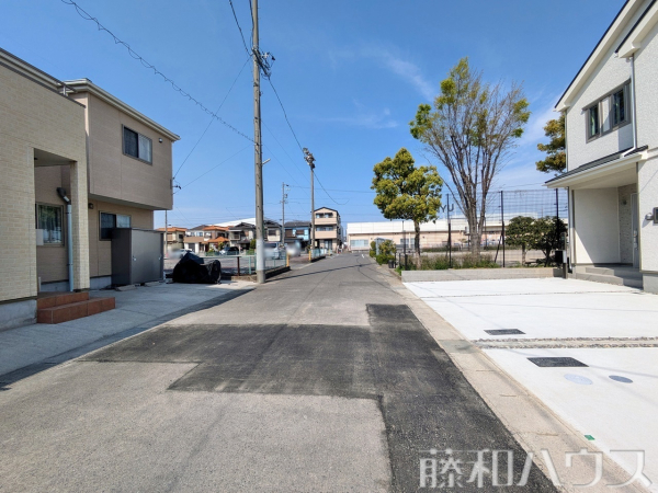 北側　接道状況および現場風景　【小牧市大字小松寺】