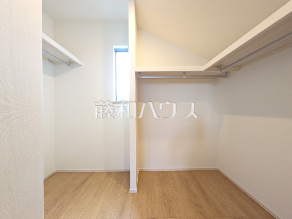 1号棟　ウォークインクローゼット　【小平市花小金井５丁目】