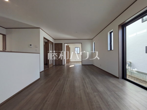 B号棟　リビング　【稲城市坂浜】
