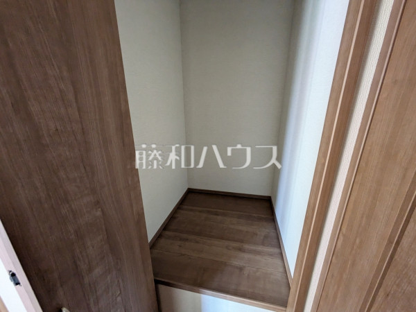 B号棟　収納　【稲城市坂浜】
