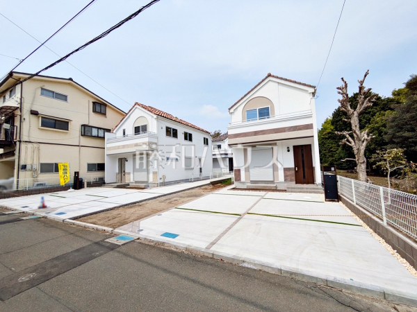 現場風景　【調布市深大寺元町４丁目】 周辺環境はもちろん、日当たりや設備仕様など、実際に行ってみないと分からないことも多くございます。営業担当がご案内いたしますので、お気軽にお問い合わせください。 