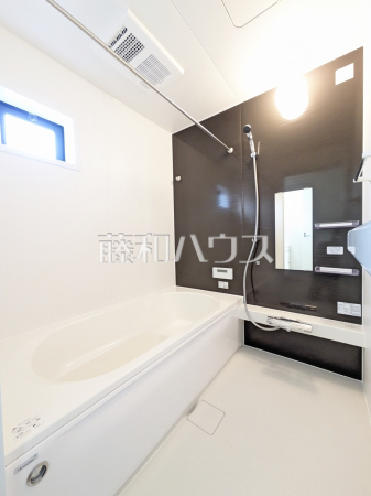 一坪タイプのバスルームで、足を伸ばして寛ぎの時間を♪　【西東京市南町２丁目】