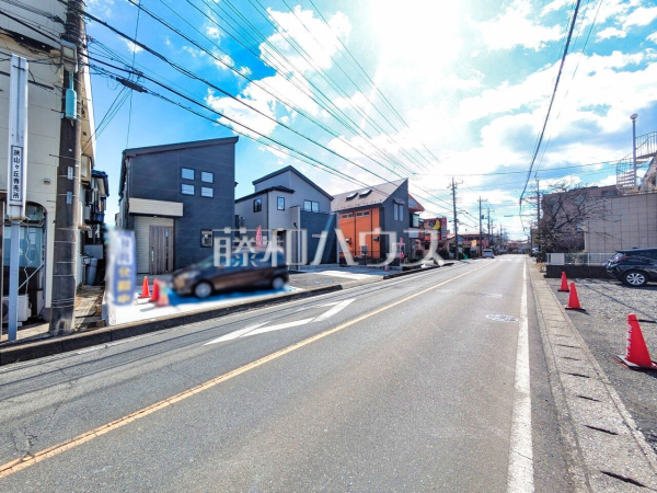 接道状況および現場風景　【所沢市和ケ原３丁目】ぜひ実物をご覧いただきたく思います。喜んでご案内いたしますのでお気軽にお問合せ下さい。